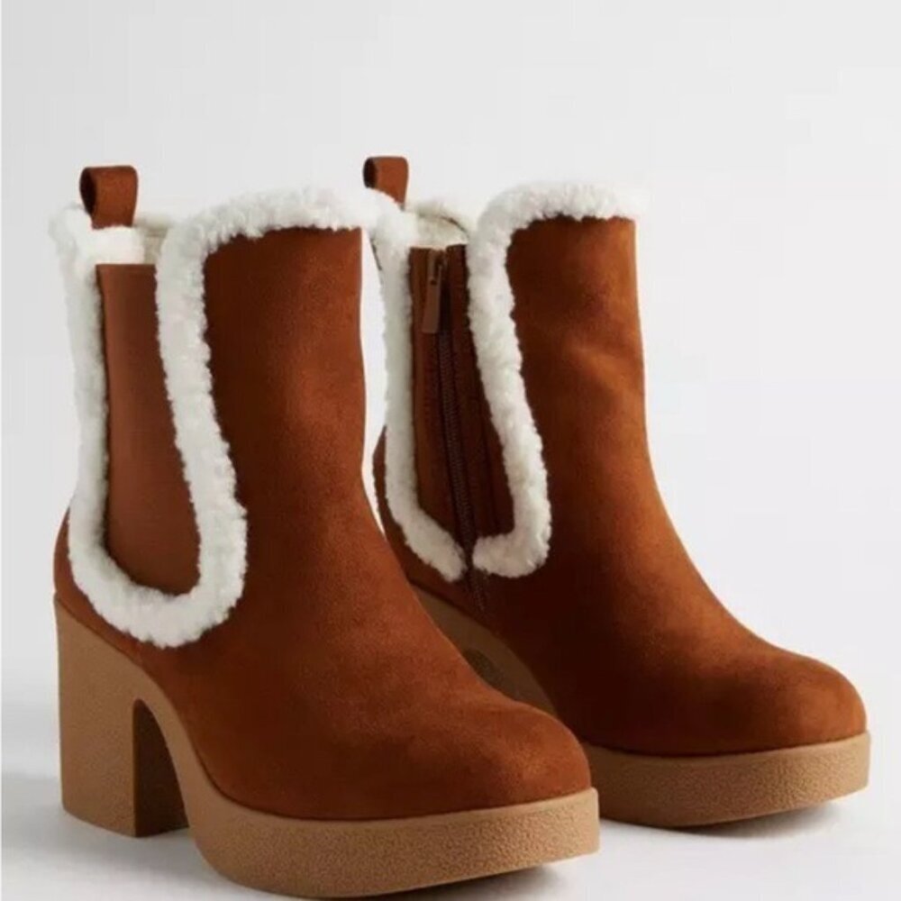 Brown Faux Suede Block Heel Ankle Boots With Faux Fur Trim & Side Zipper size 11